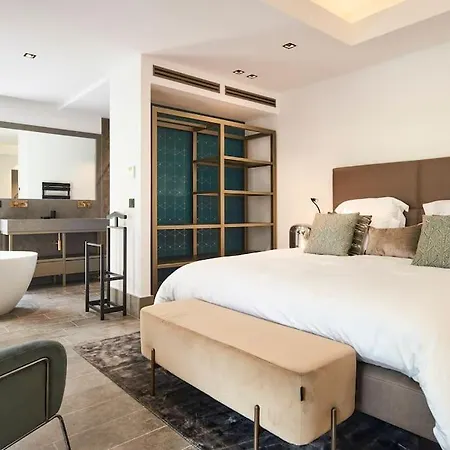 A11 - Cap Sea View 5 Bdr - Ac, Rooftop Pool & Parking アンティーブ
